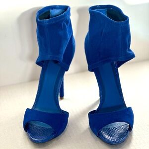 Brian Atwood (Neiman Marcus) Blue Suede Shoe; Size 9